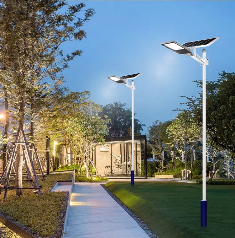 100W LED IP65 Solar Street Light with Sensor Control for Outdoor Use