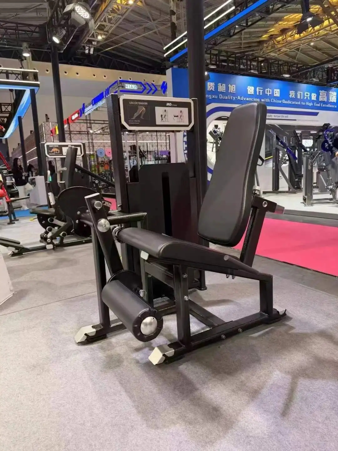 سلسلة جديدة من MND Fitness مزودة بدبابيس لتدريب القوة في صالة الألعاب الرياضية وأجهزة لياقة بدنية جالسة على الصدر للرياضة