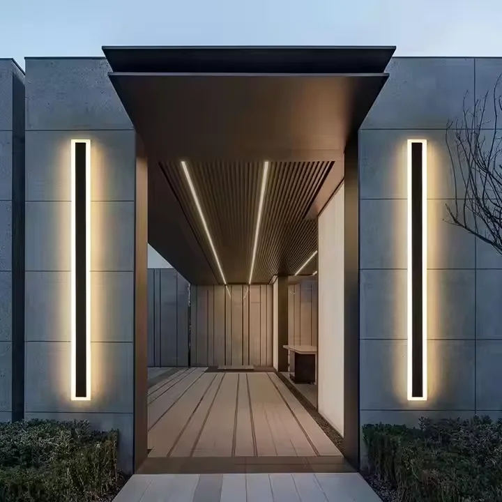 مصنع التخصيص IP65 الحديثة في الهواء الطلق الجدار مصباح الخارجي الخطي قطاع الجدار مصباح دافئ الأبيض حديقة الشمعدان طويل LED الجدار الخفيفة